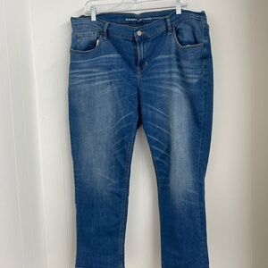 Old Navy Boyfriend Straight Jeans Women’s Size 16 Regular Medium Wash Stretch